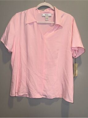 Nexx Light Pink Short-Sleeve Collared V-Neck Blouse